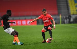 官方：35岁中场买提江与成都蓉城完成续约